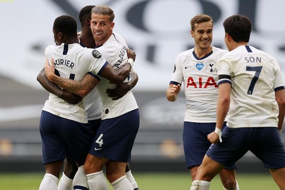 Arsenal lại trả giá bởi sai lầm ảnh 1
