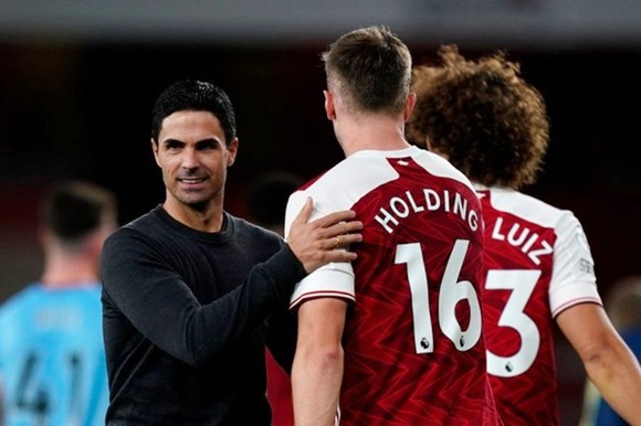 Nhọc nhằn đánh bại West Ham, Pháo thủ tiếp tục thể hiện bản lĩnh ảnh 1