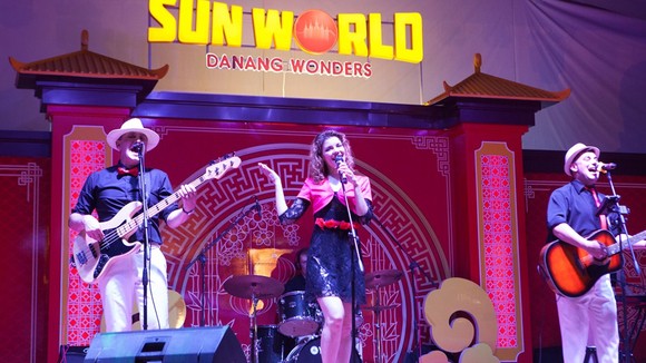 Sôi động biểu diễn nghệ thuật tại Sun World Danang Wonders ảnh 1