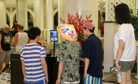 Đua nhau “check in” tại khách sạn áp dụng công nghệ nhận dạng đầu tiên tại Việt Nam ảnh 3