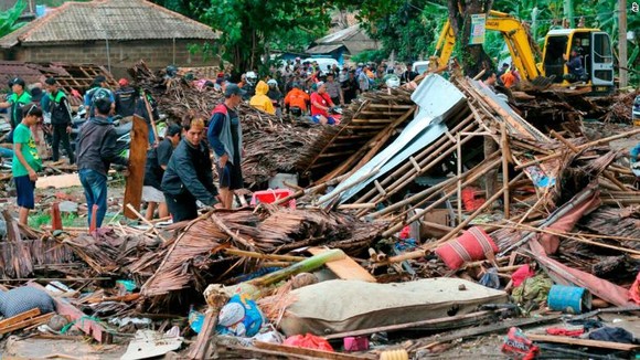 Ít nhất 281 người thiệt mạng và hơn 1.000 người bị thương trong vụ sóng thần tại Indonesia ảnh 3