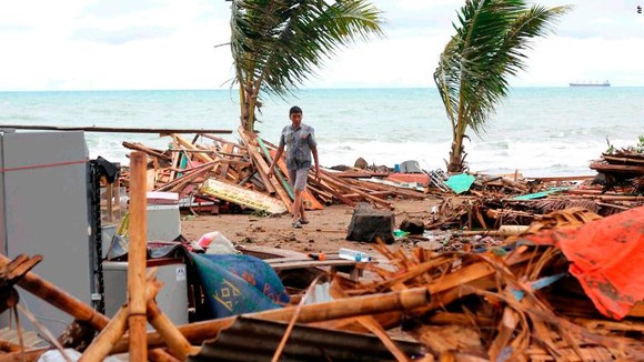 Ít nhất 281 người thiệt mạng và hơn 1.000 người bị thương trong vụ sóng thần tại Indonesia ảnh 6