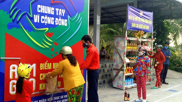 Chung tay cùng cộng đồng vượt qua Covid-19 ảnh 1