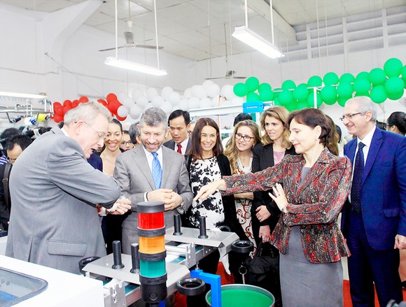 Italia hỗ trợ công nghệ, kỹ thuật ngành dệt may ảnh 1