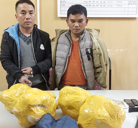 Phá vụ vận chuyển 20kg thuốc phiện, 3.000 viên ma túy ảnh 1
