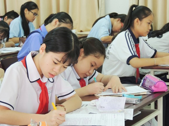 Chung kết cuộc thi Văn hay chữ tốt cấp thành phố năm 2017: Đề thi mở, mới lạ, thực tế ảnh 4