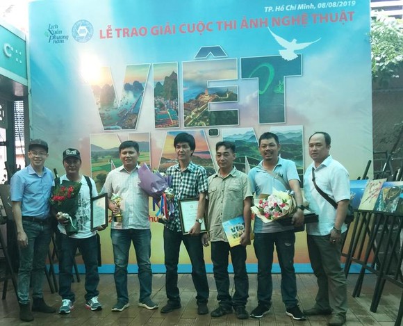 Trao giải cuộc thi ảnh nghệ thuật "Việt Nam nhìn từ trên cao" năm 2019: Tự hào biên cương Việt Nam ảnh 3