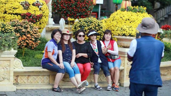 Nếu không cải thiện sản phẩm và dịch vụ, du lịch Việt Nam sẽ khó đạt mục tiêu đề ra ảnh 1