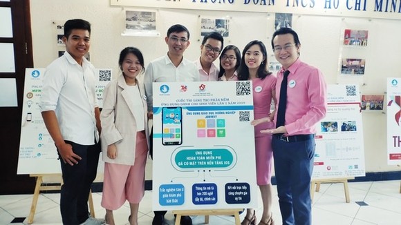Đẩy mạnh tư vấn hướng nghiệp trực tuyến ảnh 1