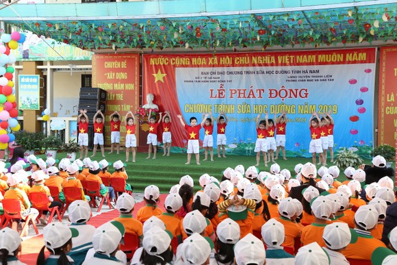 Thêm 130.000 trẻ em tiếp cận chương trình sữa học đường ảnh 1
