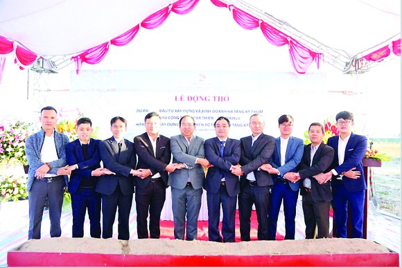 Công ty CP và Phát triển và Kinh doanh nhà (HDTC): Khởi công Dự án đầu tư xây dựng và kinh doanh hạ tầng kỹ thuật khu công nghiệp Bá Thiện ảnh 2