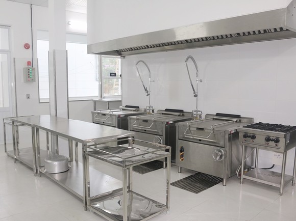 Nhật Bản viện trợ xây bếp ăn mẫu tại TPHCM ảnh 1
