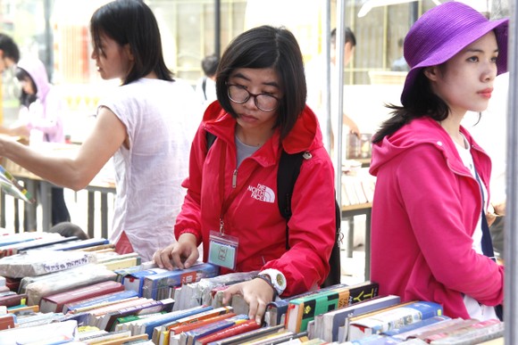 Cạnh tranh trong xuất bản ảnh 1