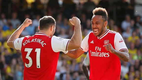 Watford - Arsenal 2-2: Auba ghi cú đúp, Sokratis, Luiz tặng quà Flores ảnh 4