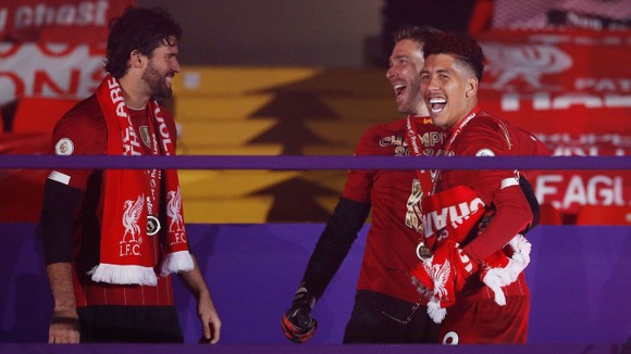 Kết quả và xếp hạng giải Ngoại hạng Anh, vòng 37 ngày 22-7: Man United vấp ngã, Liverpool hạ Chelsea ảnh 7