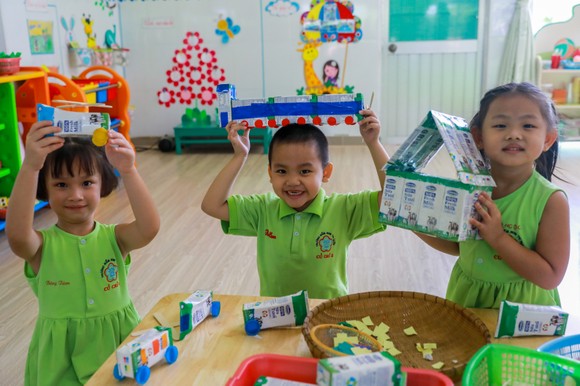 TPHCM: Chương trình sữa học đường đã triển khai tại 10 quận huyện ảnh 1