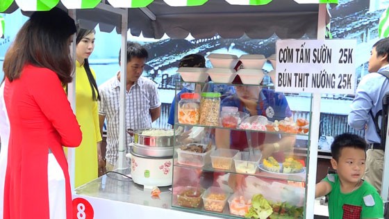 Thêm nhiều phố hàng rong ở khu vực trung tâm TPHCM ảnh 3