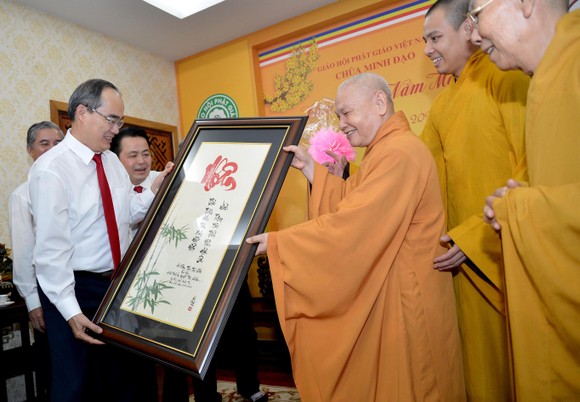 Bí thư Thành ủy TPHCM Nguyễn Thiện Nhân thăm, chúc tết các tổ chức, chức sắc tôn giáo ảnh 3