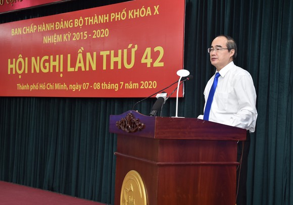 Bí thư Thành ủy TPHCM Nguyễn Thiện Nhân: Hỗ trợ để doanh nghiệp không bị phá sản ảnh 1