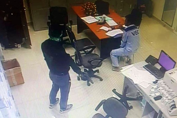 Khởi tố 2 đối tượng cướp 2,2 tỷ đồng tại trạm thu phí Dầu Giây ảnh 3