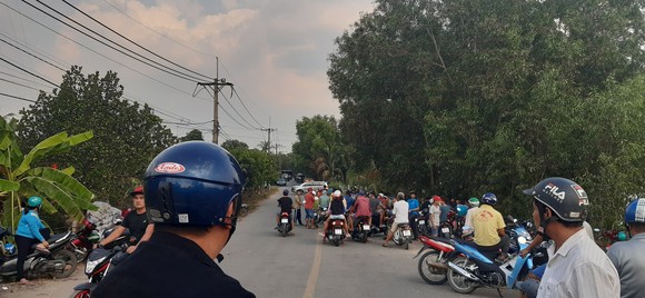 Thứ trưởng Bộ Công an tới hiện trường nơi công an vây bắt kẻ nổ súng ở Củ Chi ảnh 5