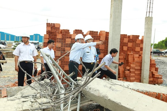 Kiến nghị tỉnh Đồng Nai rà soát các công trình xây dựng tương tự công trình sập tường 10 người chết ảnh 5