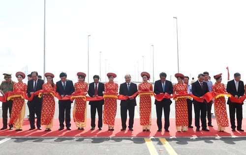 Khánh thành cây cầu vượt biển dài nhất Việt Nam ảnh 1