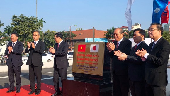 Hà Nội thông xe cầu cạn Mai Dịch - Nam Thăng Long ảnh 1