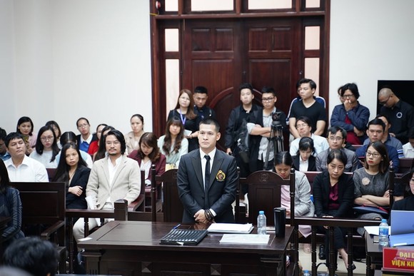 Đạo diễn Việt Tú và Công ty Tuần Châu tiếp tục dắt nhau ra tòa ảnh 1