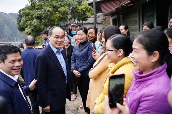 Đồng chí Nguyễn Thiện Nhân thăm và tặng quà tại tỉnh Bắc Kạn nhân dịp Xuân Canh Tý ảnh 9