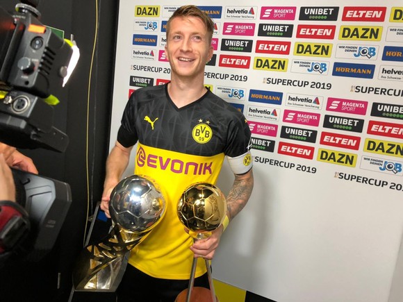 Borussia Dortmund ăn mừng Siêu cúp nước Đức sau khi đánh bại Bayern ảnh 5