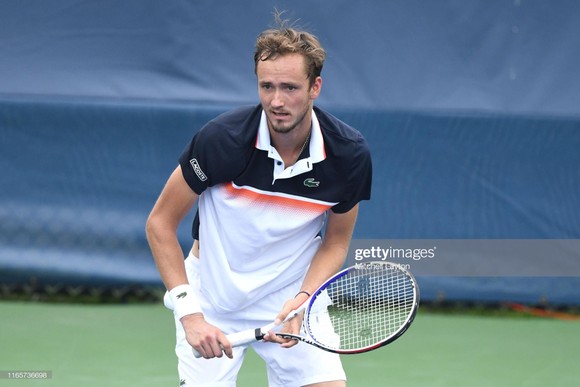 Mang giày cho Tsitsipas, Kyrgios tiễn đối thủ khỏi bán kết Citi Copen ảnh 3