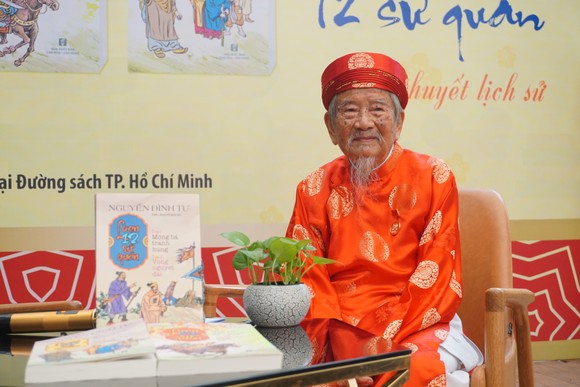 Ra mắt tiểu thuyết lịch sử 'Loạn 12 sứ quân' của nhà nghiên cứu 99 tuổi ảnh 3