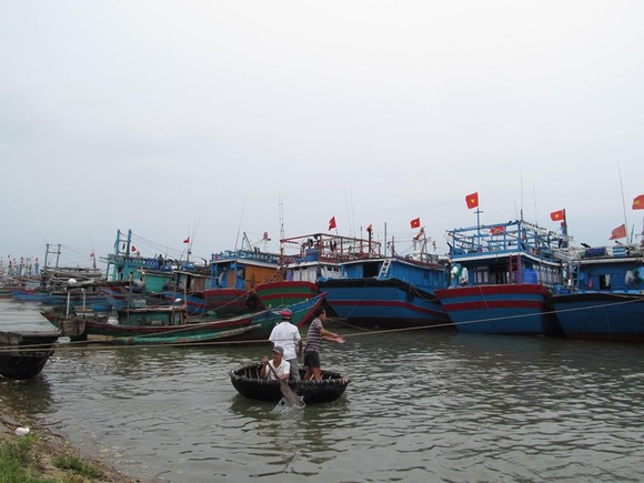 Các tỉnh miền Trung nỗ lực ứng phó bão số 4 ảnh 2