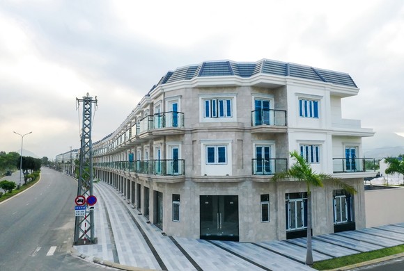 Liên tiếp đẩy nhanh tiến độ, Lakeside Infinity bàn giao nhà cho khách hàng đợt 2 ảnh 2