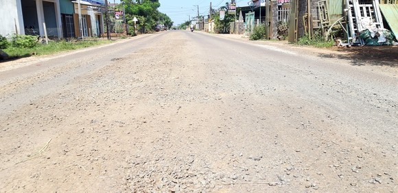 Đường gần trăm tỷ đồng còn bảo hành nhưng đã “nát bét” ảnh 13