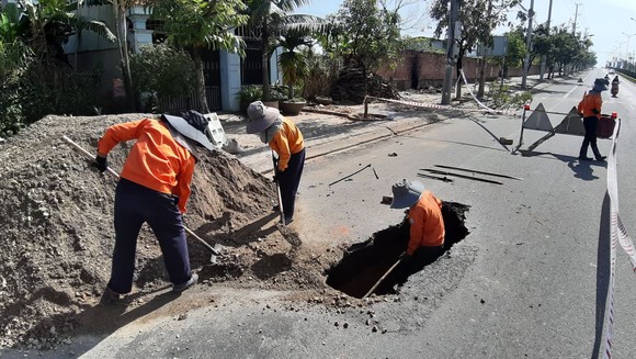 Xuất hiện “hố tử thần” giữa lòng thành phố Kon Tum ảnh 1
