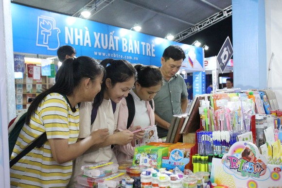Đẩy mạnh văn hóa đọc ở vùng nông thôn ảnh 2