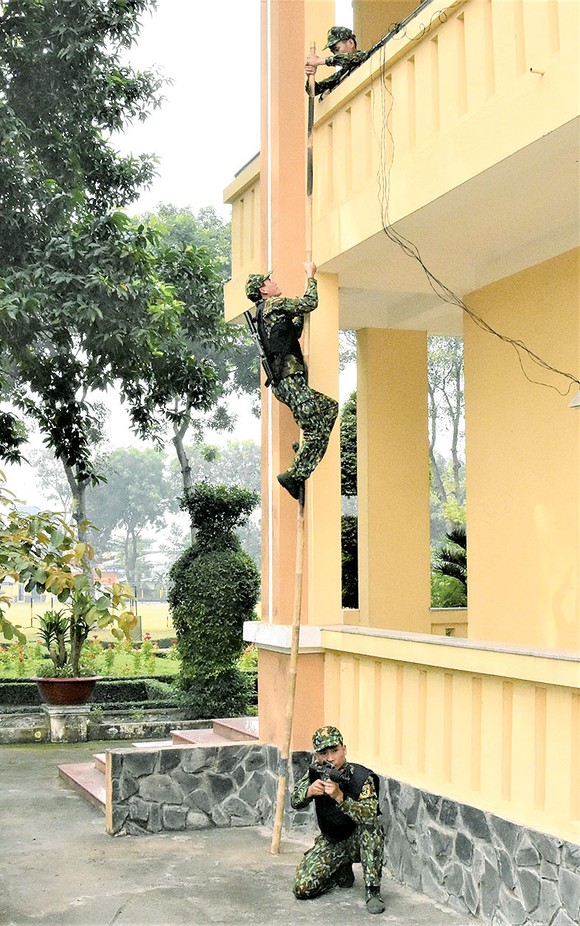 Chất thép lính đặc nhiệm ảnh 1