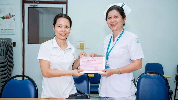 Lixco trao tặng hơn 5.000 lít gel rửa tay khô trong mùa dịch Covid -19 ảnh 2