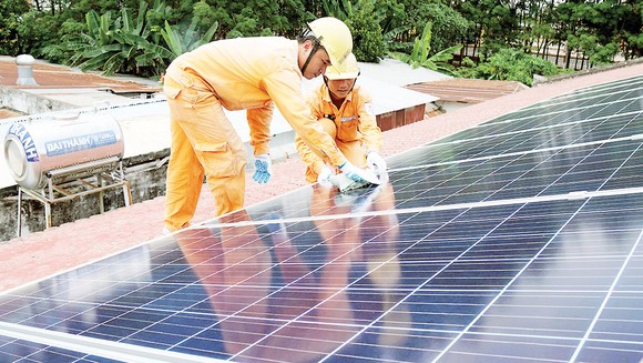 Kêu gọi tăng cường hợp tác doanh nghiệp phát triển điện mặt trời áp mái ảnh 1
