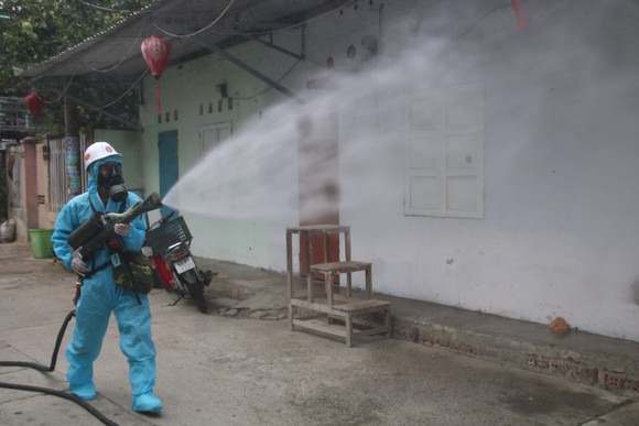 Quân đội tiến hành khử khuẩn quận Sơn Trà, TP Đà Nẵng ảnh 9