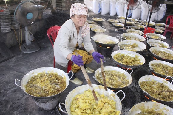 Làng nghề mứt gừng Mỹ Chánh vào vụ tết ảnh 5