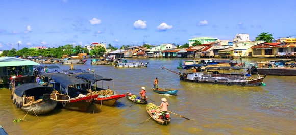 Mở du lịch đường sông khai thác kinh tế đêm tại chợ nổi Cái Răng? ảnh 2