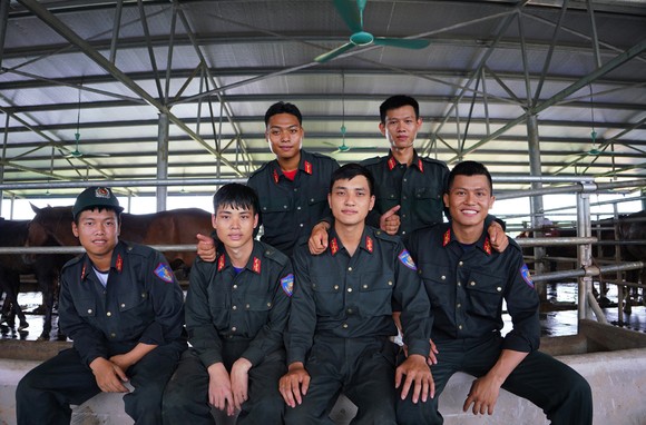 Cảnh sát cơ động Kỵ binh huấn luyện ngựa nghiệp vụ ảnh 29