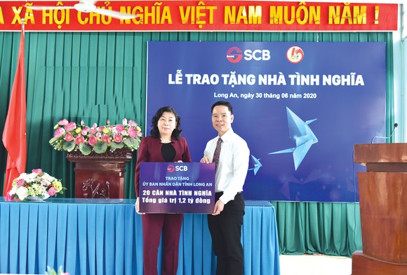 SCB ủng hộ xây dựng 20 nhà ở cho gia đình chính sách khó khăn tại tỉnh Long An ảnh 1