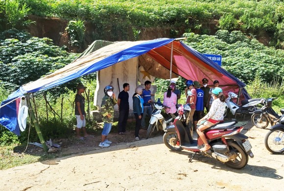 Thí sinh vùng ven tâm dịch hoàn thành tốt môn thi Ngữ văn ảnh 12