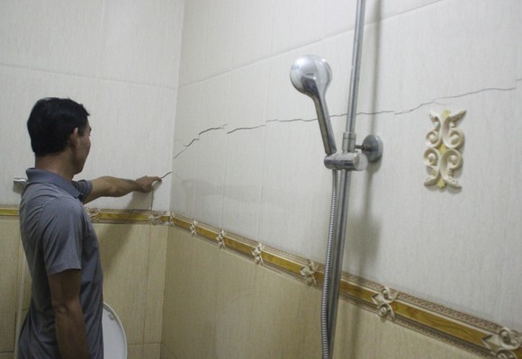 Dân 'tố' tòa chung cư 28 tầng thi công gây ô nhiễm, làm nứt nhà dân ảnh 9