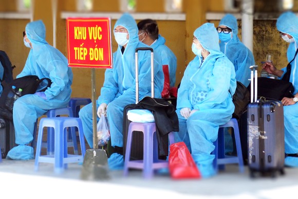 Phú Yên đón 339 công dân từ Liên Bang Nga về khu cách ly tập trung ảnh 4