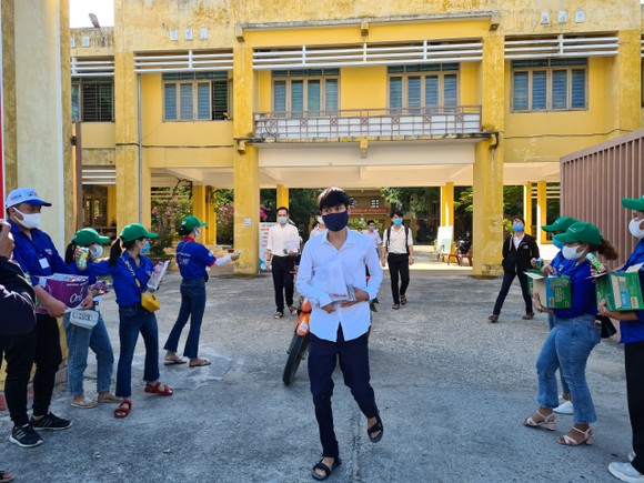 Đà Nẵng, Quảng Nam và Quảng Ngãi cho học sinh nghỉ học để tránh bão số 5 ảnh 2